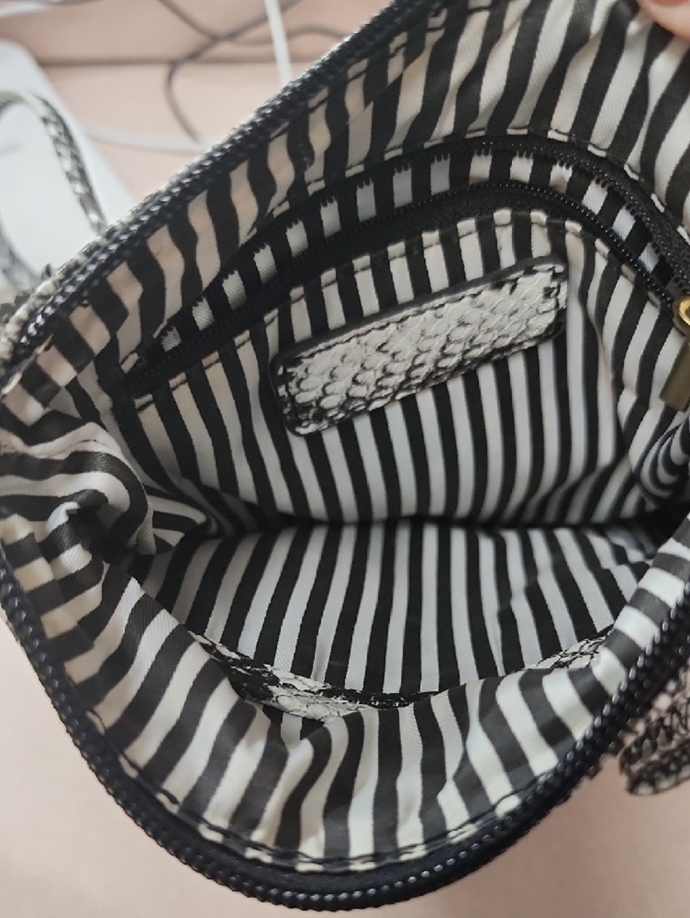 White & Black Snake-Print Crossbody Bag with Gold Emblem - Picture 2 of 5